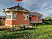 Eladó családi ház, Bakonyszentlászlón 117 M Ft, 4 szobás