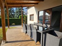 Eladó családi ház, Balatonföldváron 188 M Ft, 6+1 szobás