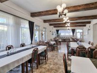 Eladó üzlethelyiség, Nyíregyházán 215 M Ft, 5 szobás