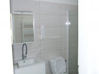 Eladó családi ház, Esztergomban 180 M Ft, 9 szobás