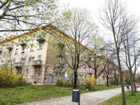 Eladó téglalakás, Dunaújvárosban 9 M Ft, 5 szobás