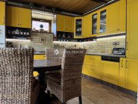 Eladó családi ház, Zamárdiban 144.9 M Ft, 7 szobás