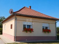 Eladó családi ház, Szigetújfalun 65 M Ft, 3 szobás