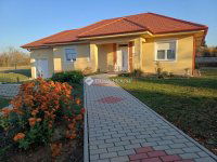 Eladó családi ház, Dunabogdányban 135 M Ft, 3 szobás