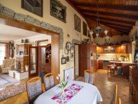 Eladó családi ház, Vecsésen 149.9 M Ft, 5 szobás