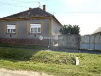 Eladó családi ház, Salköveskúton 30 M Ft, 2 szobás