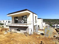 Eladó ikerház, III. kerületben 196 M Ft, 3+1 szobás