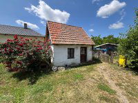 Eladó családi ház, Tiszakeszin 8 M Ft, 2 szobás