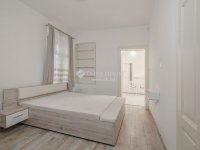 Eladó téglalakás, Pécsett 120 M Ft, 4 szobás