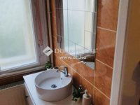 Eladó téglalakás, Pécsett 52.5 M Ft, 2 szobás