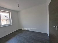 Eladó téglalakás, Mendén 74.9 M Ft, 4 szobás
