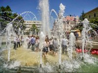 Kiadó üzlethelyiség, Szegeden 2000 E Ft / hó
