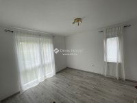 Eladó téglalakás, Pécsett 100 M Ft, 4 szobás