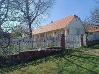 Eladó családi ház