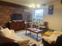 Eladó családi ház, Pécsett 165 M Ft, 8 szobás