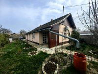 Eladó családi ház, Kisújszálláson 9 M Ft, 1+1 szobás