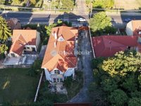 Eladó családi ház, Pécsett 89.9 M Ft, 6 szobás