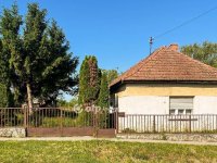 Eladó családi ház, Veszprémvarsányon 19.8 M Ft, 2 szobás