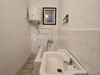 Eladó családi ház, Pécsett 79.9 M Ft, 4 szobás