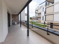 Eladó téglalakás, Balatonkenesén 132.5 M Ft, 3 szobás