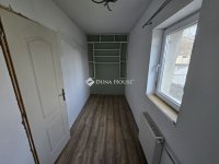 Eladó családi ház, Szegeden 53 M Ft, 4 szobás