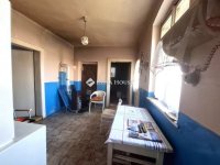 Eladó családi ház, Nárain 28.5 M Ft, 2 szobás