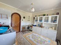 Eladó családi ház, Komáromban 59.9 M Ft, 3 szobás