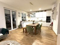 Eladó családi ház, Üllőn 130 M Ft, 5 szobás