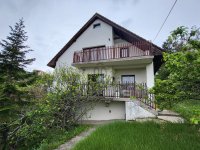 Eladó családi ház, Pécsett 110 M Ft, 8 szobás
