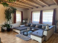 Eladó családi ház, Százhalombattán 150 M Ft, 5 szobás