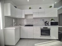 Eladó családi ház, III. kerületben 199 M Ft, 5 szobás