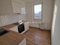 Eladó panellakás, Pécsett 57.9 M Ft, 2 szobás