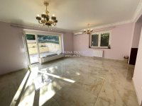 Eladó családi ház, II. kerületben 393.75 M Ft, 9 szobás