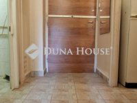 Eladó téglalakás