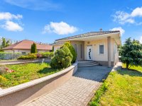 Eladó családi ház, Csomádon, Vitéz utcában 179.9 M Ft