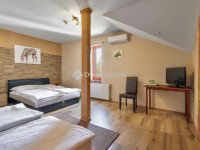 Eladó üzlethelyiség