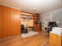 Eladó panellakás, IV. kerületben, Virág utcában 74.999 M Ft