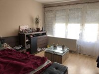 Eladó téglalakás, Ajkán 34 M Ft, 2 szobás