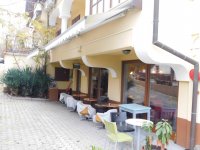 Eladó családi ház, Hévízen 152.825 M Ft, 10+2 szobás