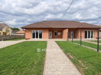 Eladó ikerház, Bugyin 125 M Ft, 4 szobás / költözzbe.hu