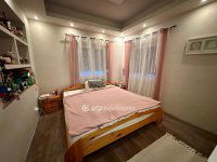 Eladó családi ház, Szigethalmon 99.9 M Ft, 6 szobás