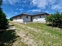 Eladó családi ház, Szentmártonkátán 39.999 M Ft, 4 szobás