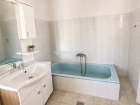 Eladó családi ház, Törtelen 33 M Ft, 3 szobás