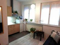 Eladó családi ház, Pécsett 94.99 M Ft, 4 szobás