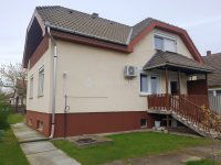 Eladó családi ház, Tápiószecsőn 82.9 M Ft, 4 szobás