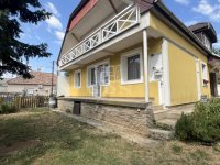 Eladó családi ház, Veszprémben 149.9 M Ft, 6 szobás