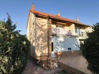 Eladó családi ház, Szentendrén 129.9 M Ft, 4 szobás