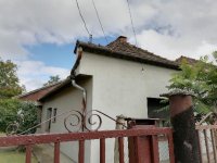 Eladó családi ház, Almásfüzitőn 26 M Ft, 2 szobás
