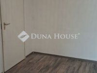 Eladó családi ház, Székesfehérvárott 49.999 M Ft, 2 szobás