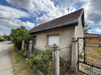 Eladó családi ház, Pécsett 33.4 M Ft, 3 szobás